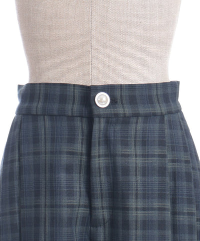 Back Lace Design Short Pants