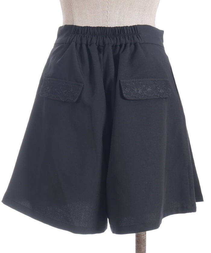 Back Lace Design Short Pants