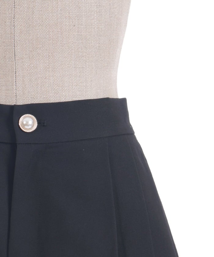 Back Lace Design Short Pants