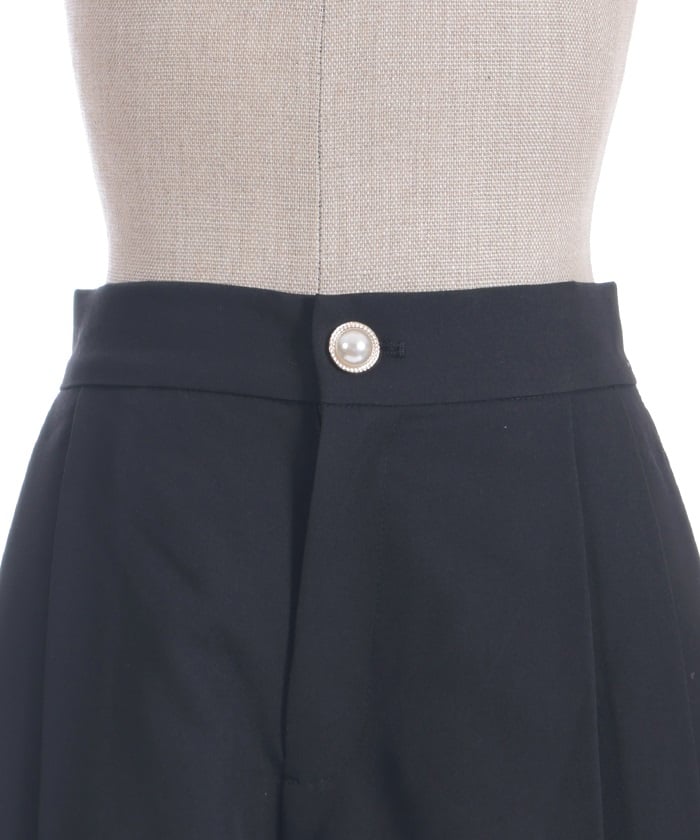 Back Lace Design Short Pants