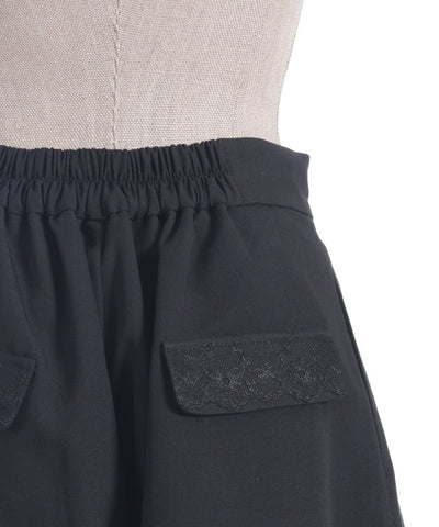 Back Lace Design Short Pants