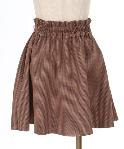 Tuck Pleated Skirt with Brooch