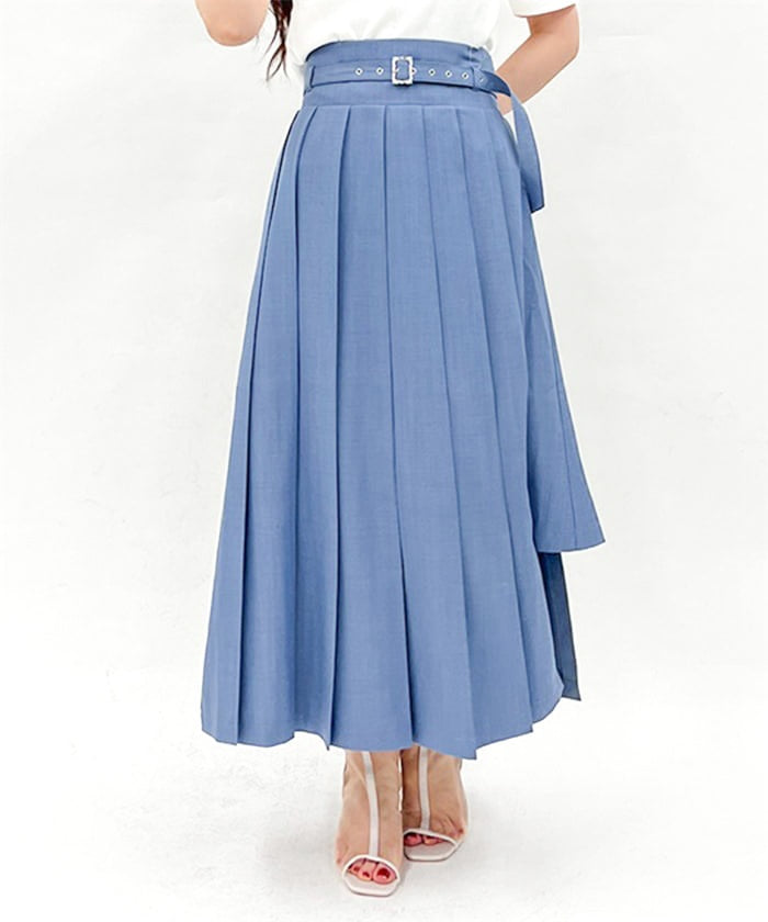 Slit Pleated Skirt with Belt