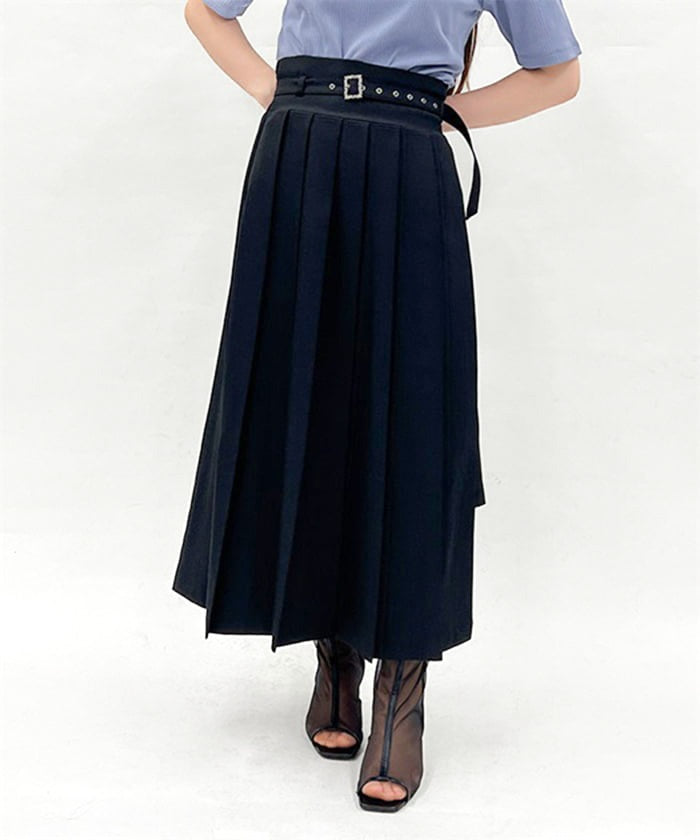 Slit Pleated Skirt with Belt