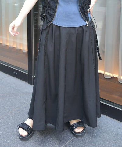 Piping Skirt with Zip