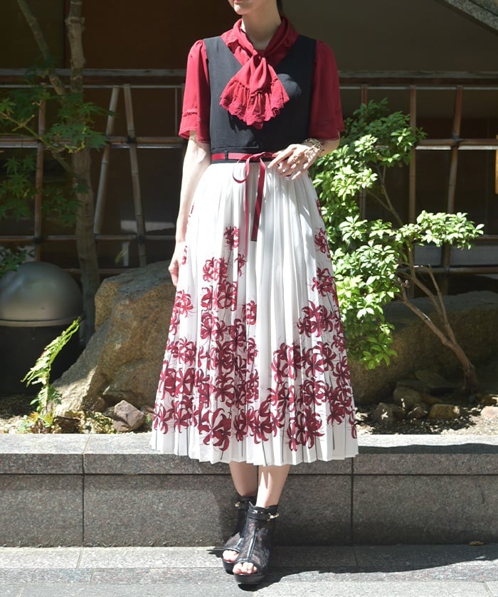 Higanbana Pattern Pleated Jumper Skirt