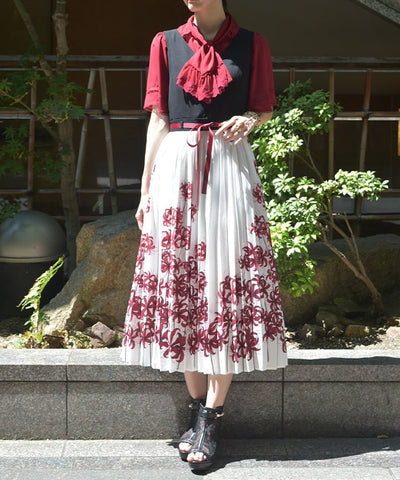 Higanbana Pattern Pleated Jumper Skirt