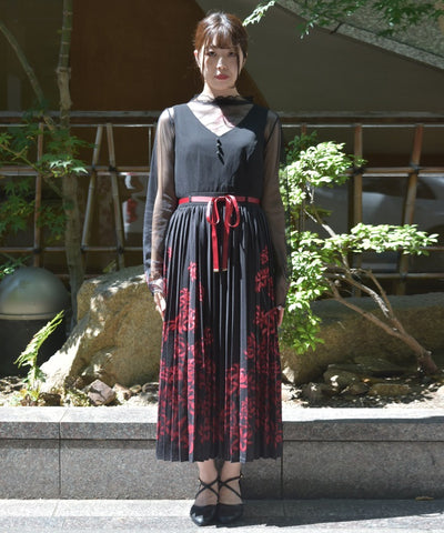 Higanbana Pattern Pleated Jumper Skirt