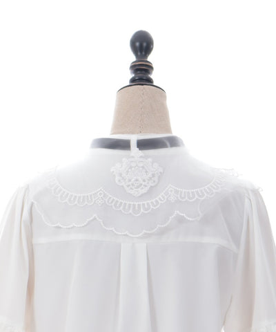 Embroidery Big Collar Blouse