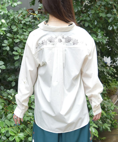 Flower Embroidery Skipper Shirt