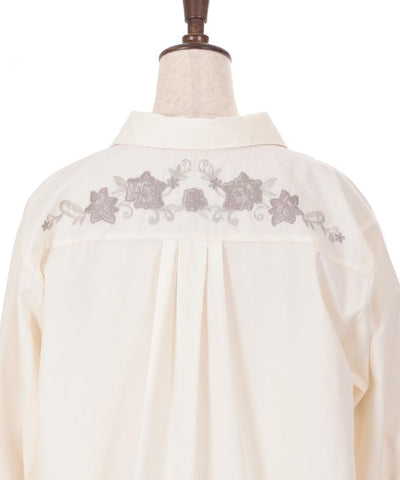 Flower Embroidery Skipper Shirt