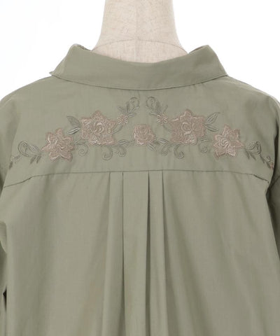 Flower Embroidery Skipper Shirt