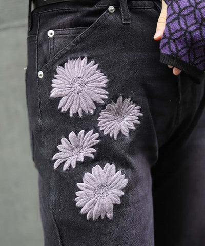 Gerbera Embroidery Hem Slit Denim Pants