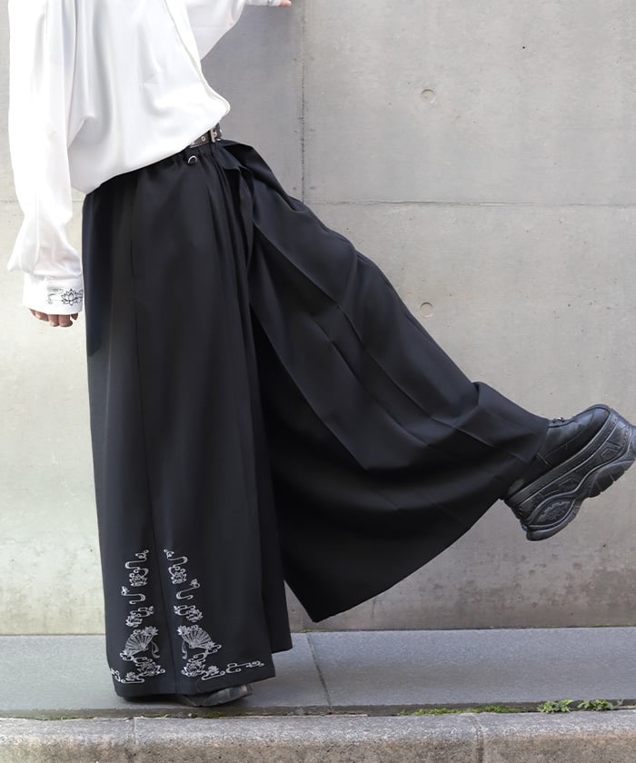 Lotus Embroidery Pleated Hakama Pants