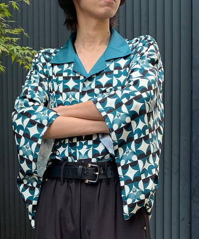 Kabuki Pattern Kimono Sleeve Shirt