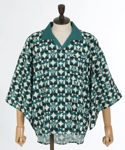 Kabuki Pattern Kimono Sleeve Shirt