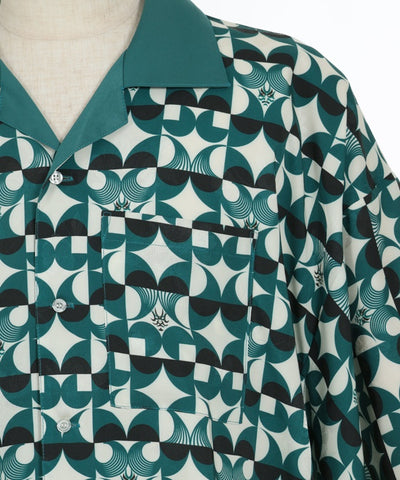 Kabuki Pattern Kimono Sleeve Shirt