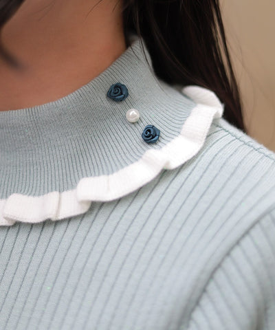 Bicolor Frill Rose Knit Top