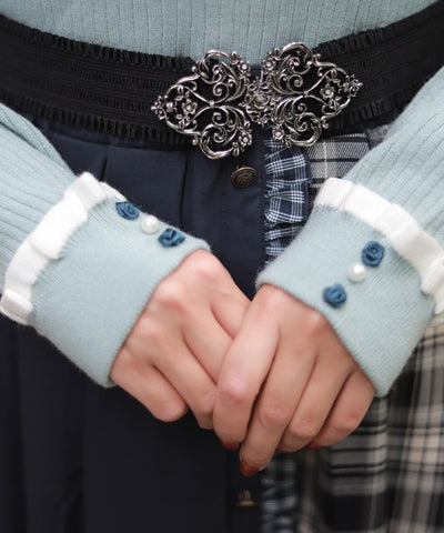 Bicolor Frill Rose Knit Top