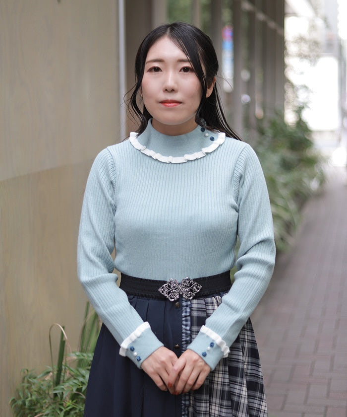 Bicolor Frill Rose Knit Top