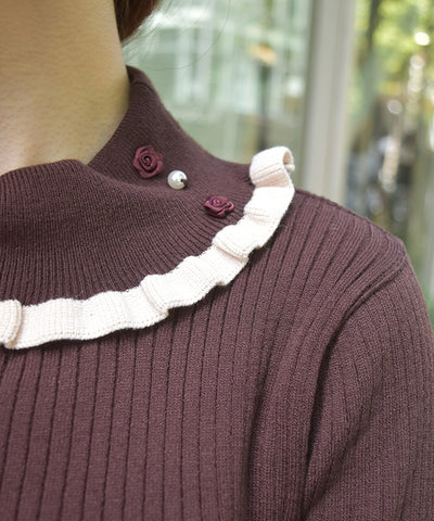 Bicolor Frill Rose Knit Top