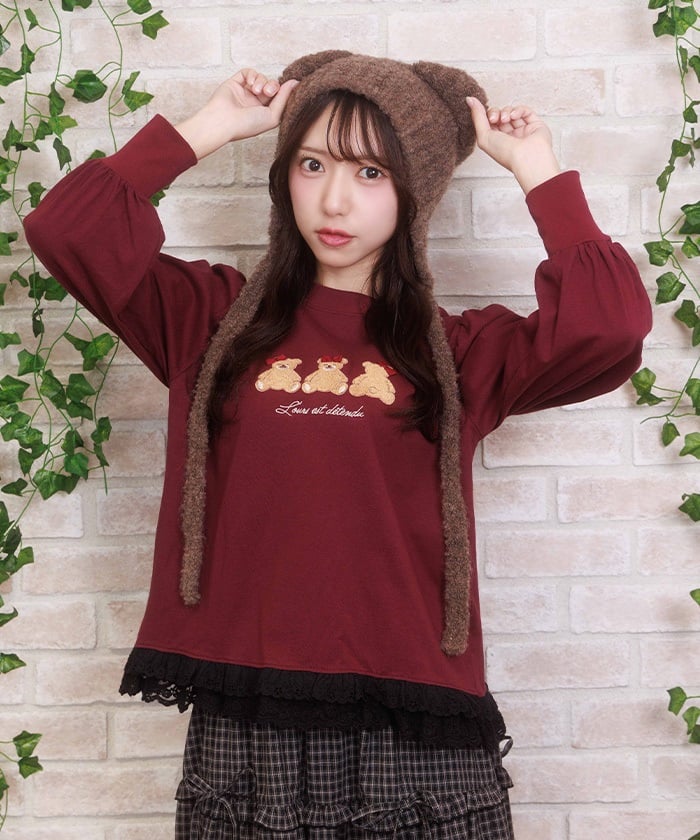 Bear Boa Embroidery Hem Lace T-Shirt