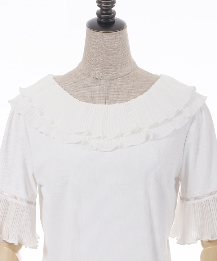 Pleated Frill Collar Cut-and-Sewn Pullover