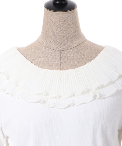 Pleated Frill Collar Cut-and-Sewn Pullover