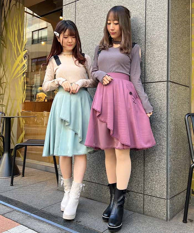 Envelope Pocket Tuck Skirt