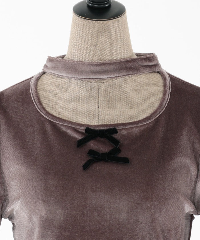 Choker Design Velour Pullover