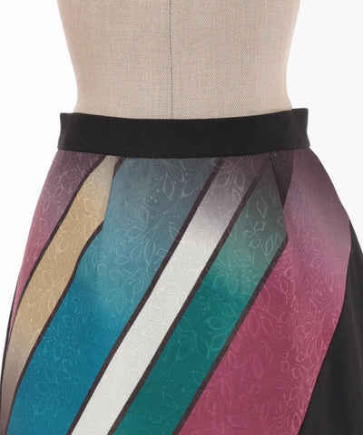 Gradient Stripes & Fusenryou Embroidery Skirt